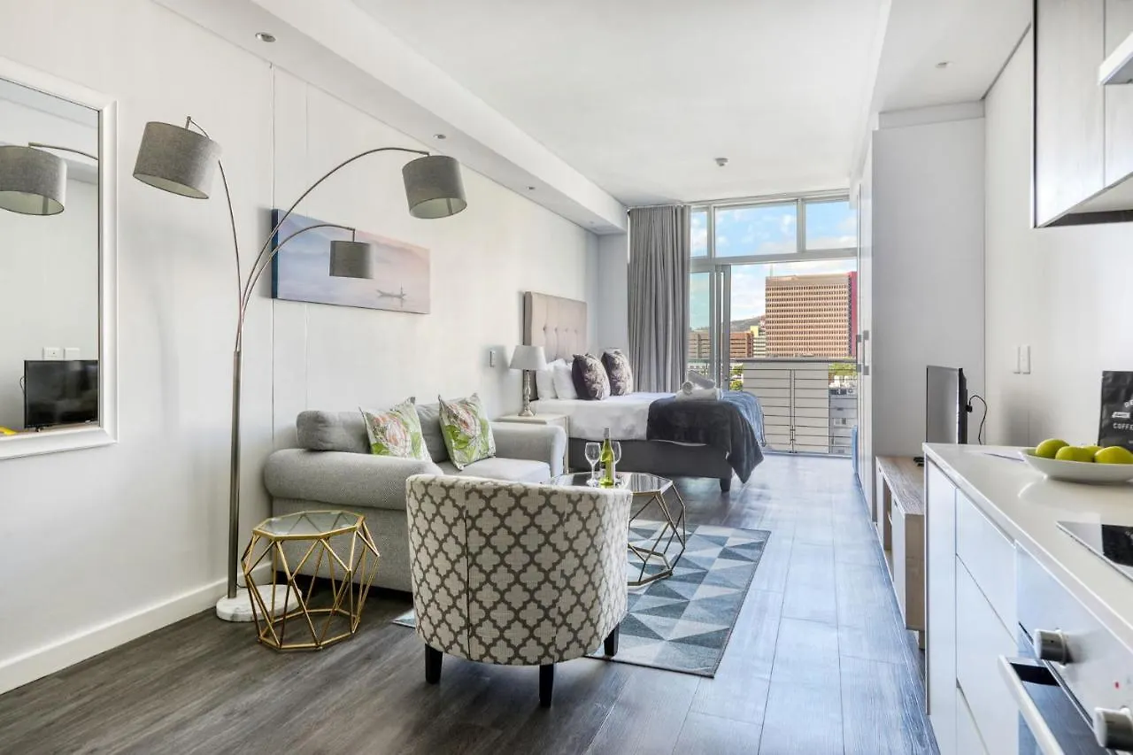 Backup-Power Mountain View Trendy Apartment ケープタウン