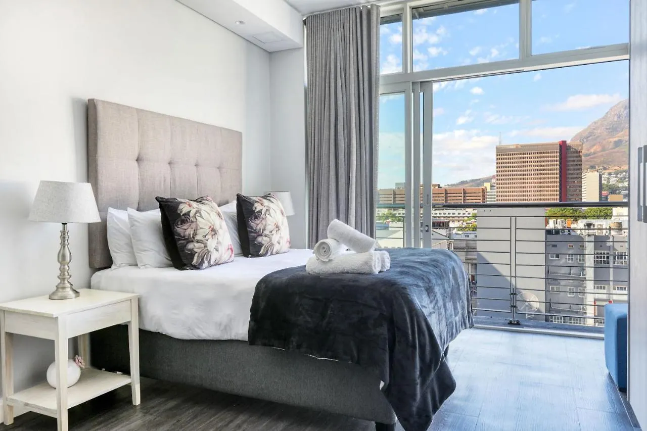 Backup-Power Mountain View Trendy Apartment ケープタウン 南アフリカ