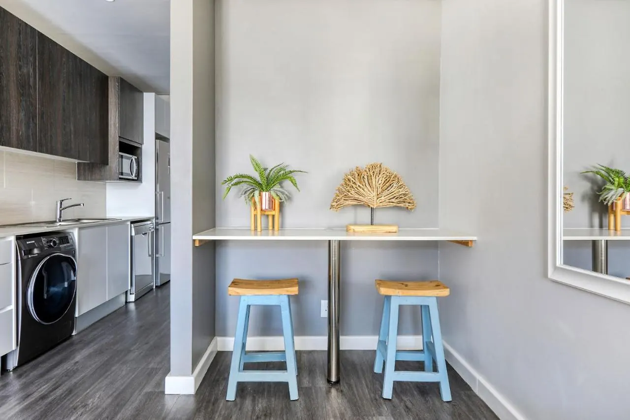 Backup-Power Mountain View Trendy Apartment ケープタウン