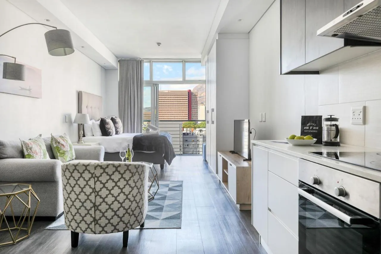 Backup-Power Mountain View Trendy Apartment ケープタウン 0*,  南アフリカ