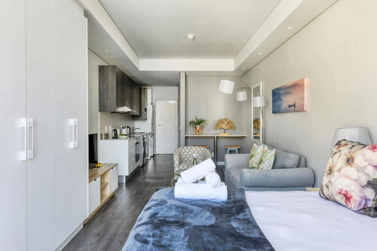 Backup-Power Mountain View Trendy Apartment ケープタウン 南アフリカ