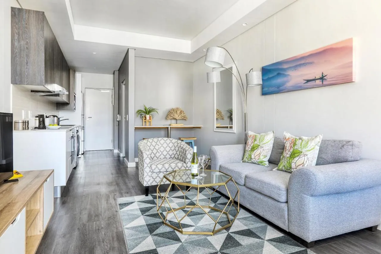Backup-Power Mountain View Trendy Apartment ケープタウン