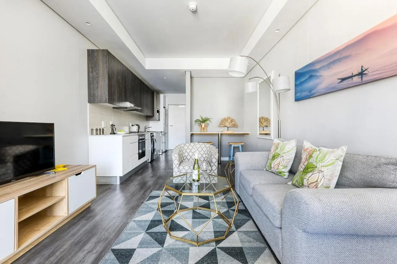 Backup-Power Mountain View Trendy Apartment ケープタウン 0*,