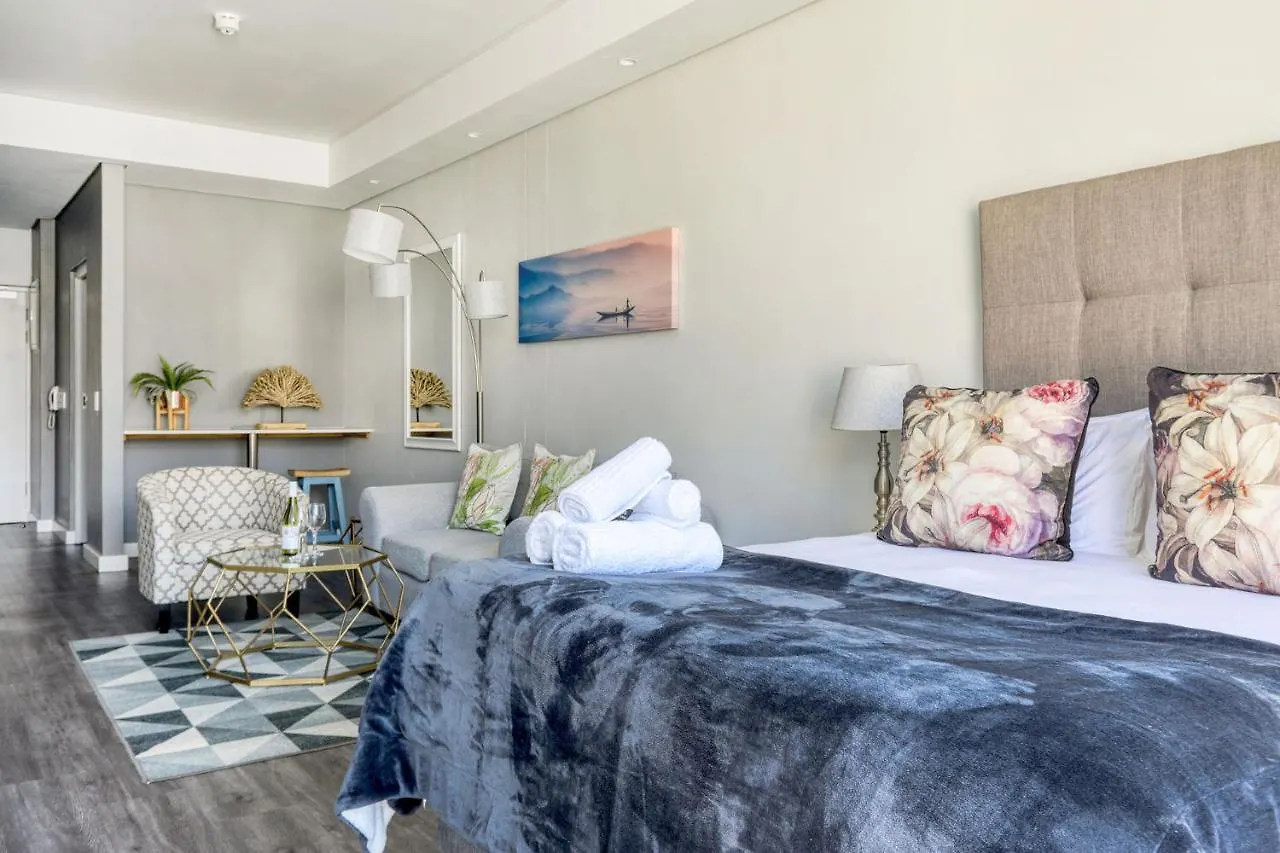 Backup-Power Mountain View Trendy Apartment ケープタウン